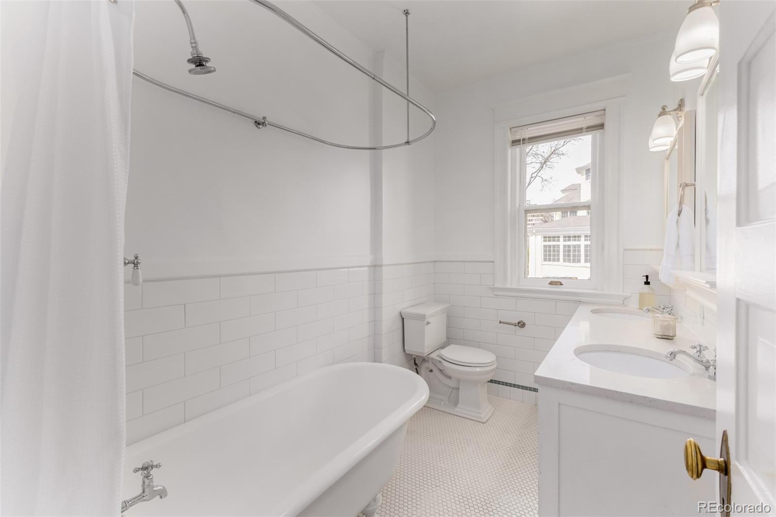 MLS Image #29 for 668 n clarkson street,denver, Colorado