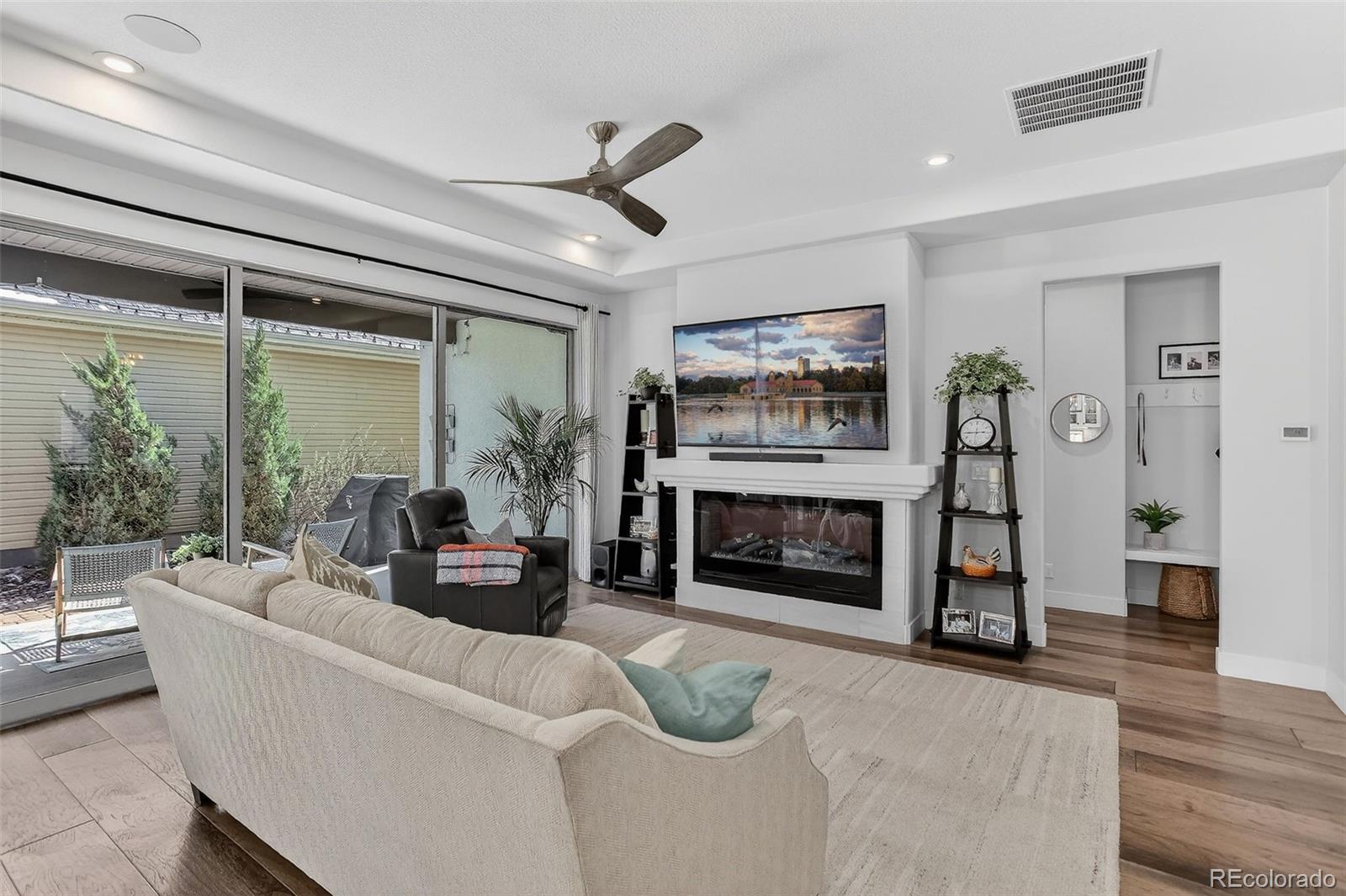MLS Image #9 for 20392 e 53rd drive,denver, Colorado