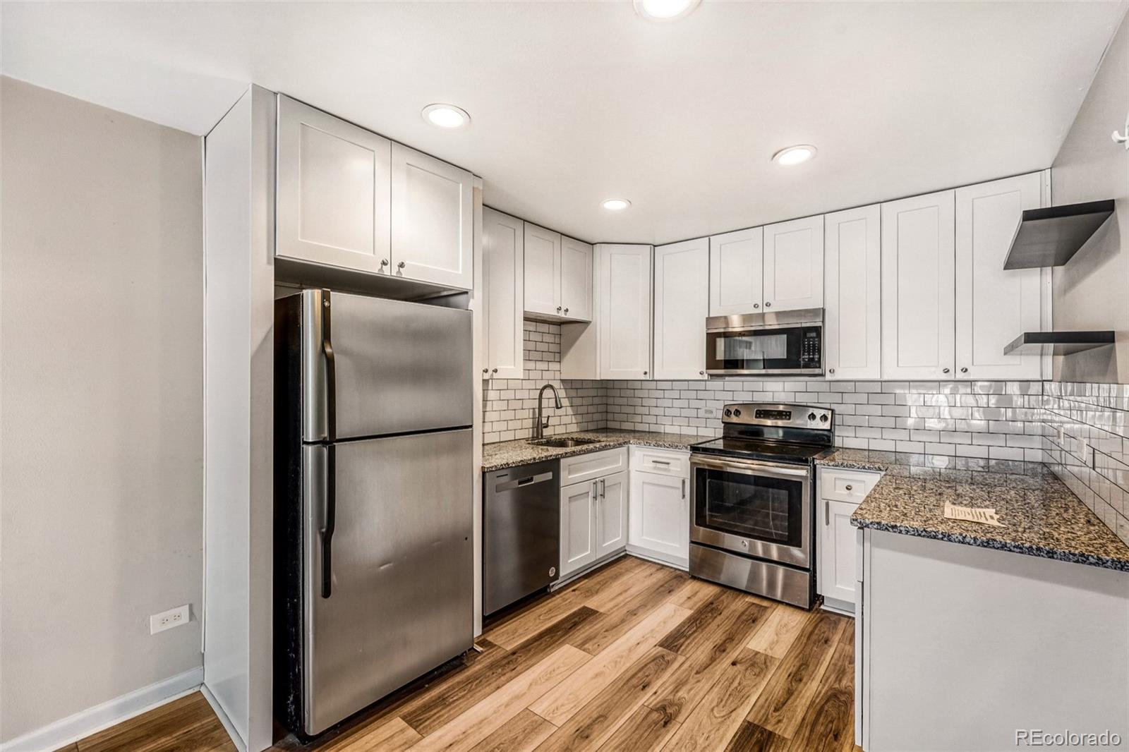 MLS Image #2 for 600 s clinton  5b,denver, Colorado