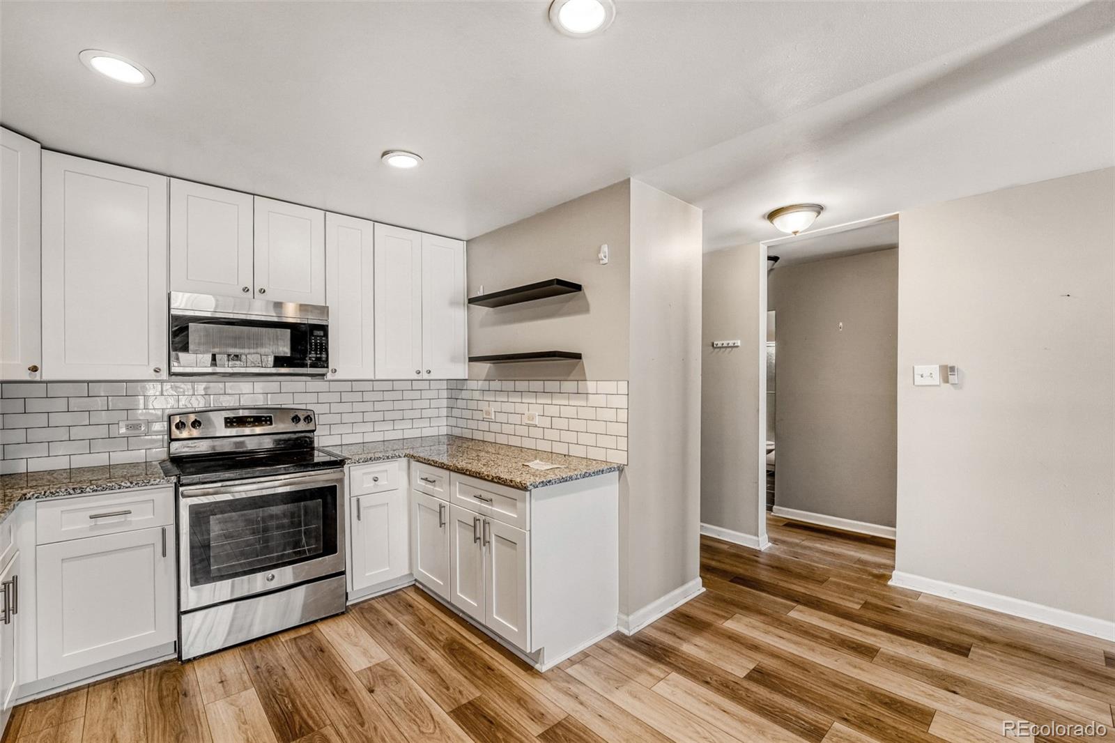 MLS Image #3 for 600 s clinton  5b,denver, Colorado