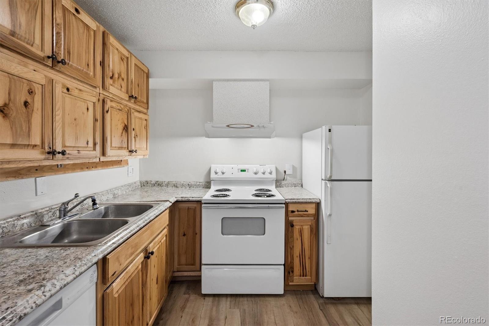 MLS Image #11 for 5300 e cherry creek south drive 612,denver, Colorado