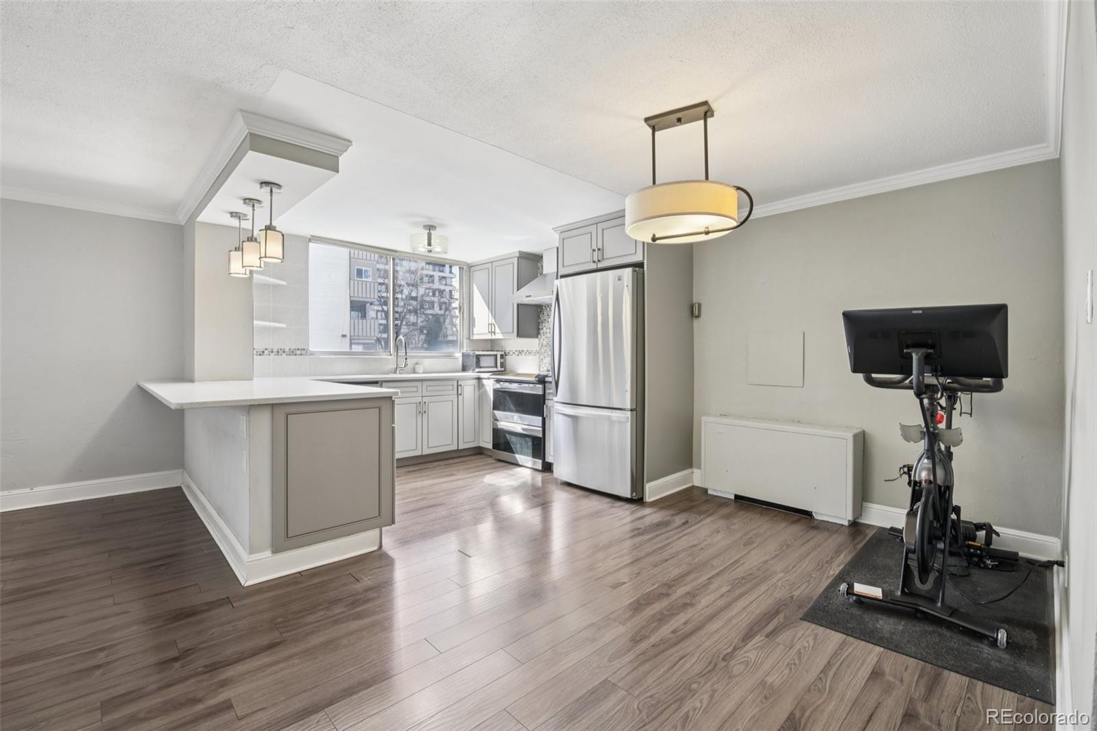 MLS Image #4 for 1155 n ash street,denver, Colorado