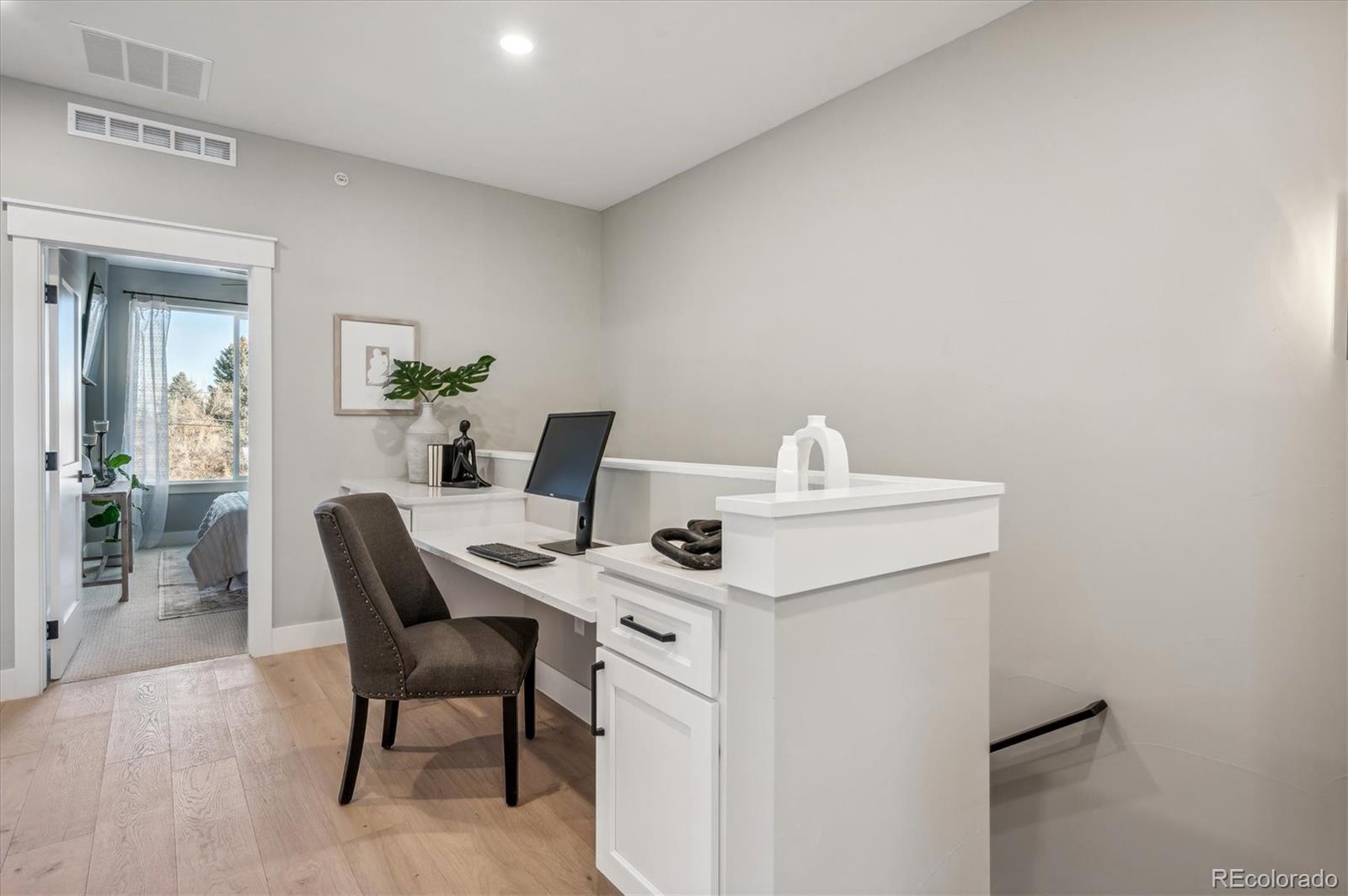 MLS Image #14 for 364 e orchard road,centennial, Colorado