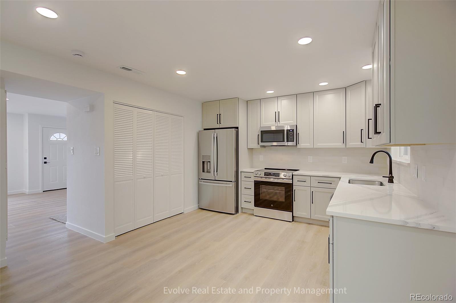 MLS Image #5 for 9014 e mansfield avenue,denver, Colorado