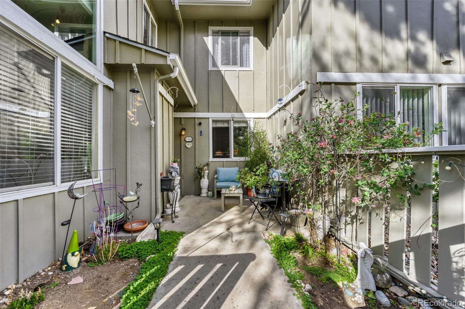 MLS Image #2 for 857 s van gordon court,lakewood, Colorado