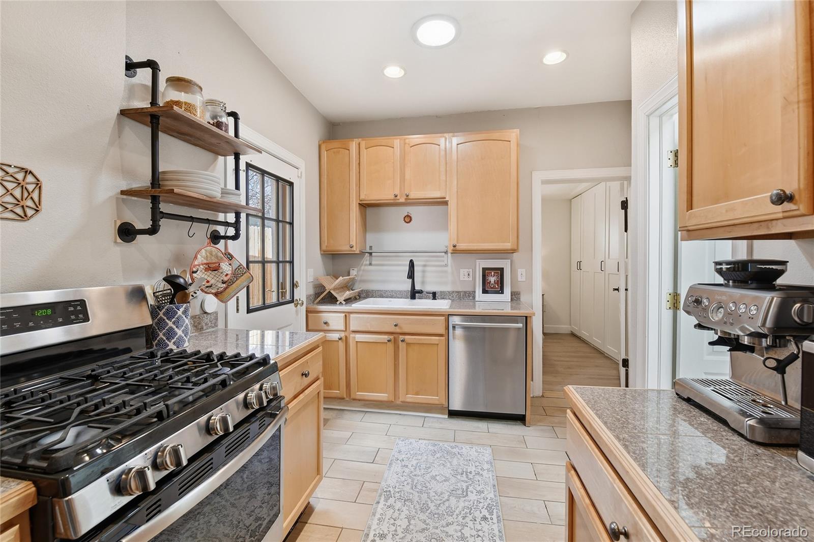 MLS Image #5 for 828 s emerson street,denver, Colorado