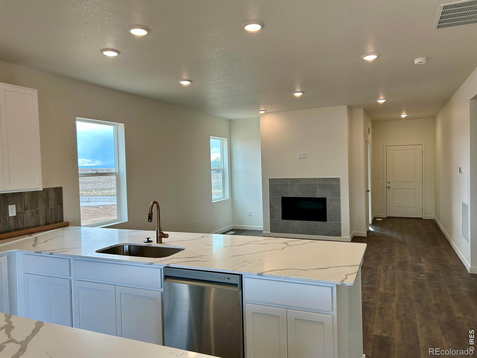 MLS Image #4 for 230  buckboard drive,hudson, Colorado