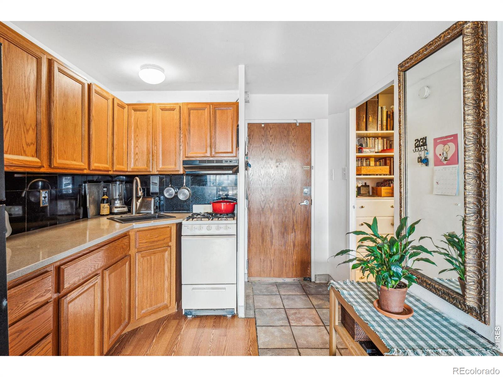 MLS Image #8 for 789 n clarkson street,denver, Colorado
