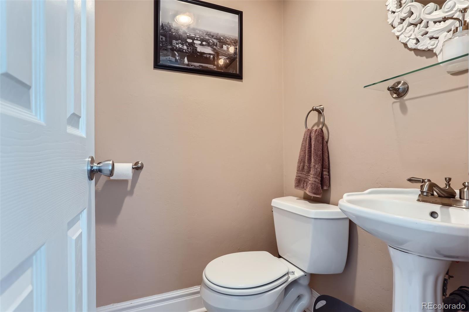 MLS Image #13 for 1414 n clarkson street,denver, Colorado