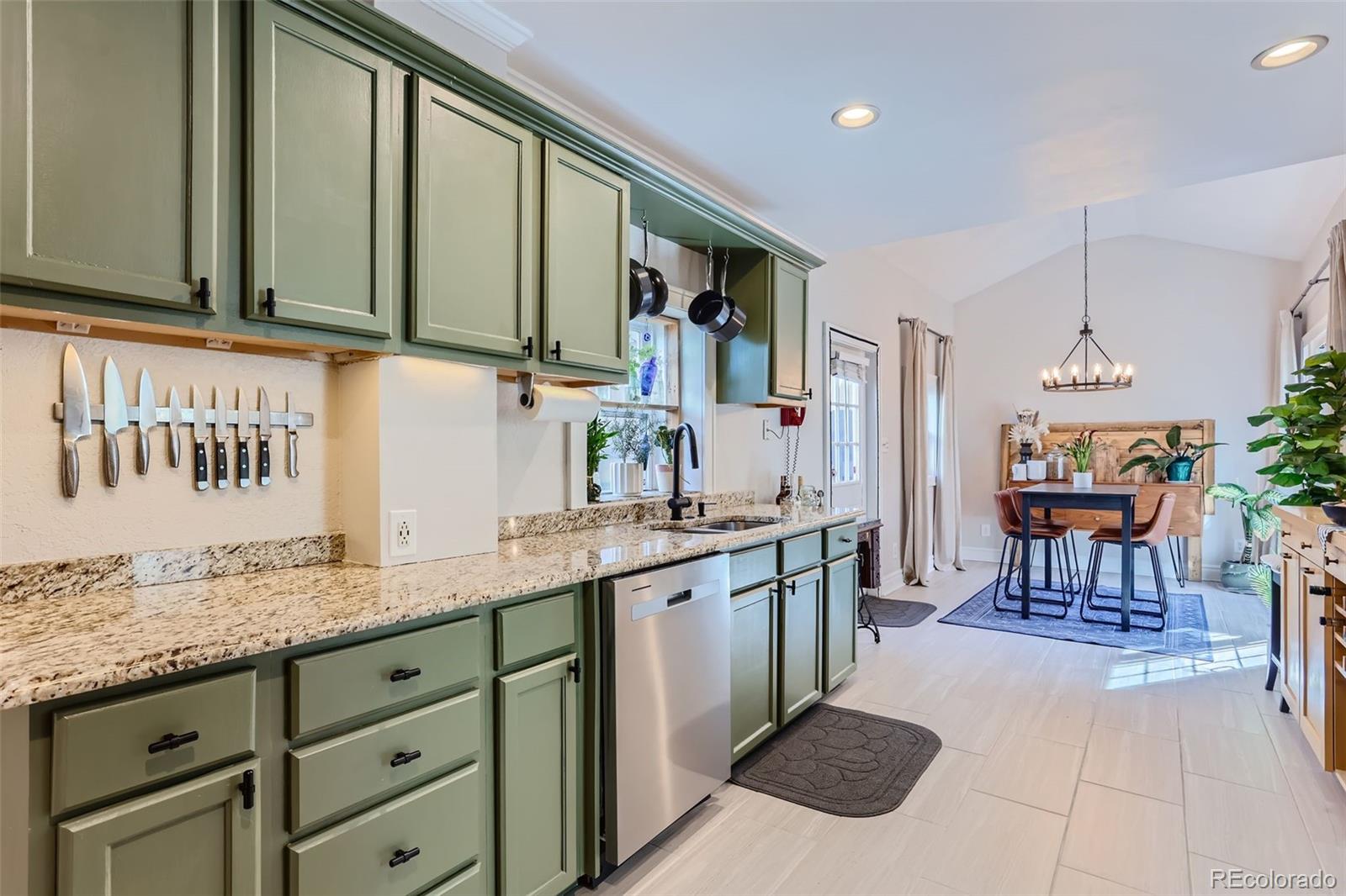 MLS Image #4 for 1414 n clarkson street,denver, Colorado