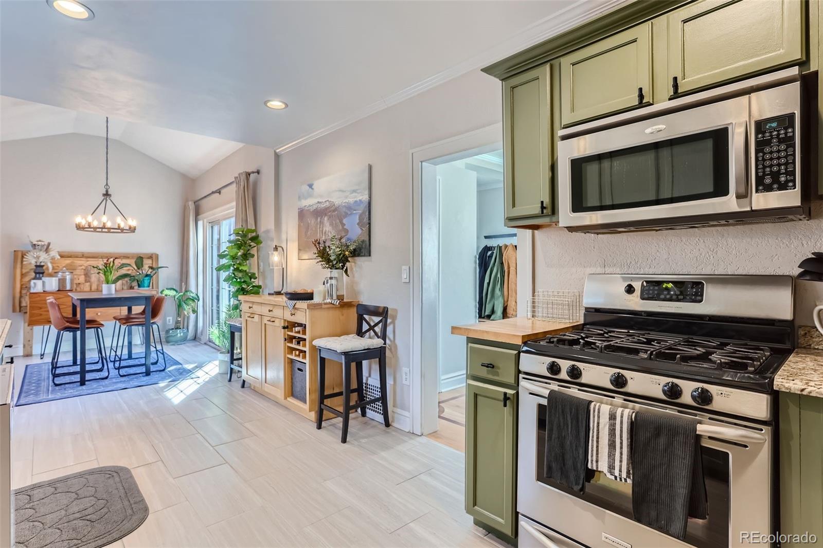 MLS Image #7 for 1414 n clarkson street,denver, Colorado