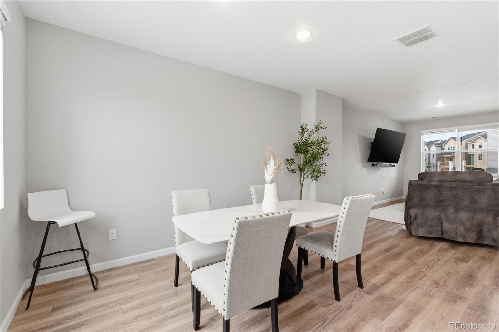 MLS Image #10 for 10653  larimar point,colorado springs, Colorado