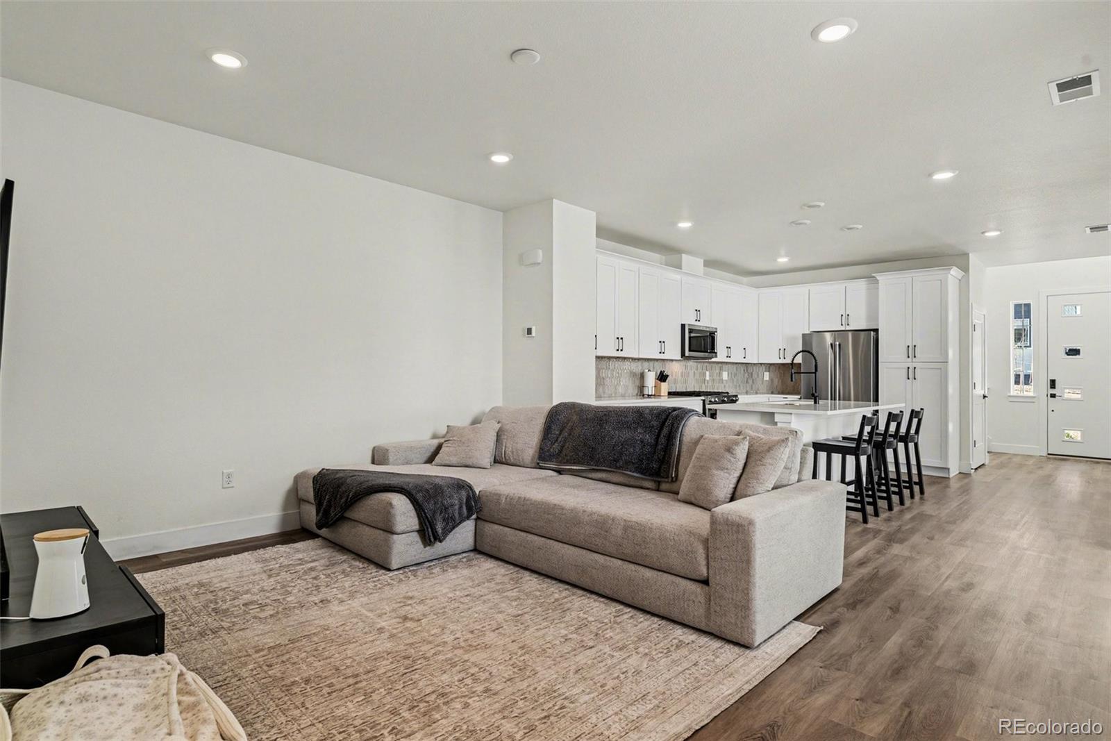 MLS Image #4 for 8890  yellowcress street,littleton, Colorado