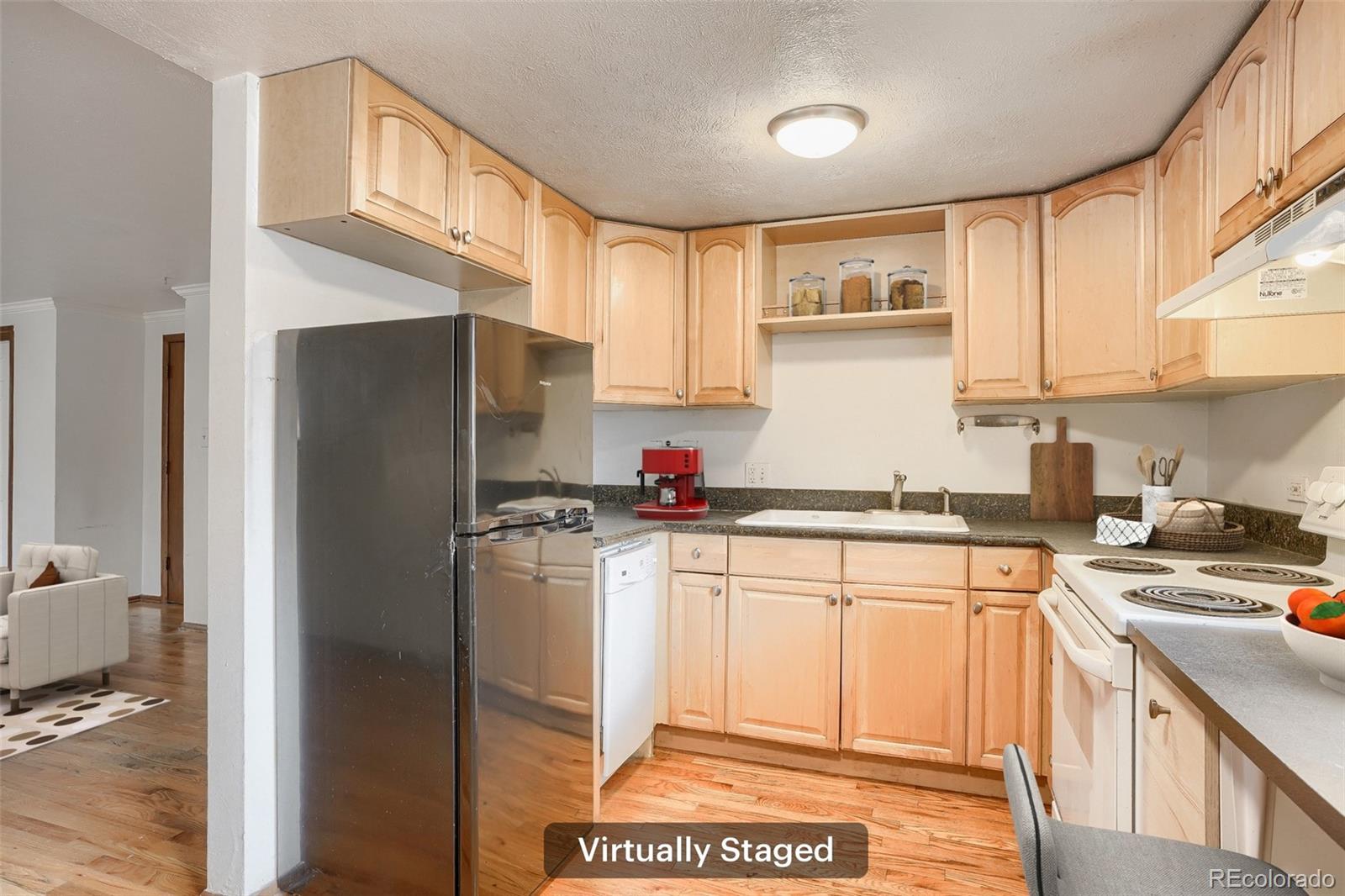 MLS Image #5 for 1063 n clarkson street,denver, Colorado