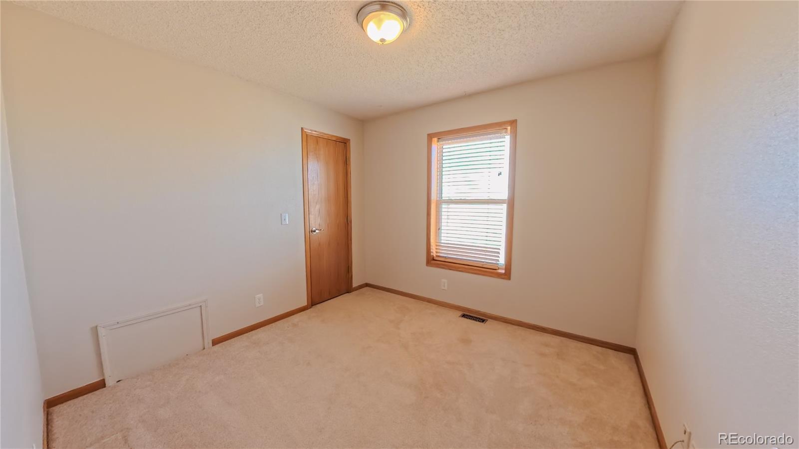 MLS Image #13 for 56100 e 33rd court,strasburg, Colorado