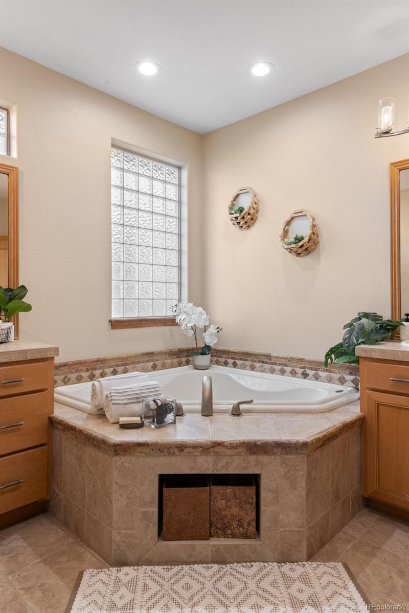 MLS Image #18 for 7130  puma trail,littleton, Colorado