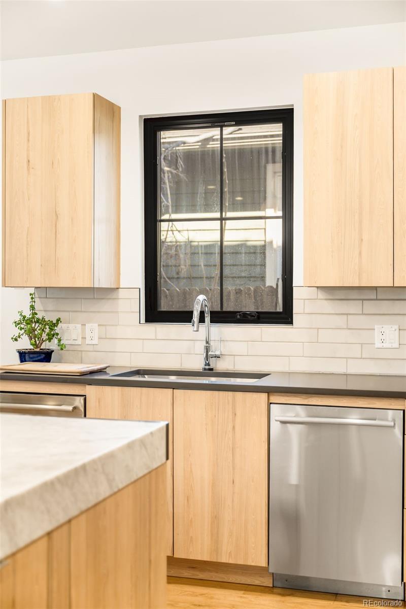MLS Image #5 for 1675 s steele street,denver, Colorado