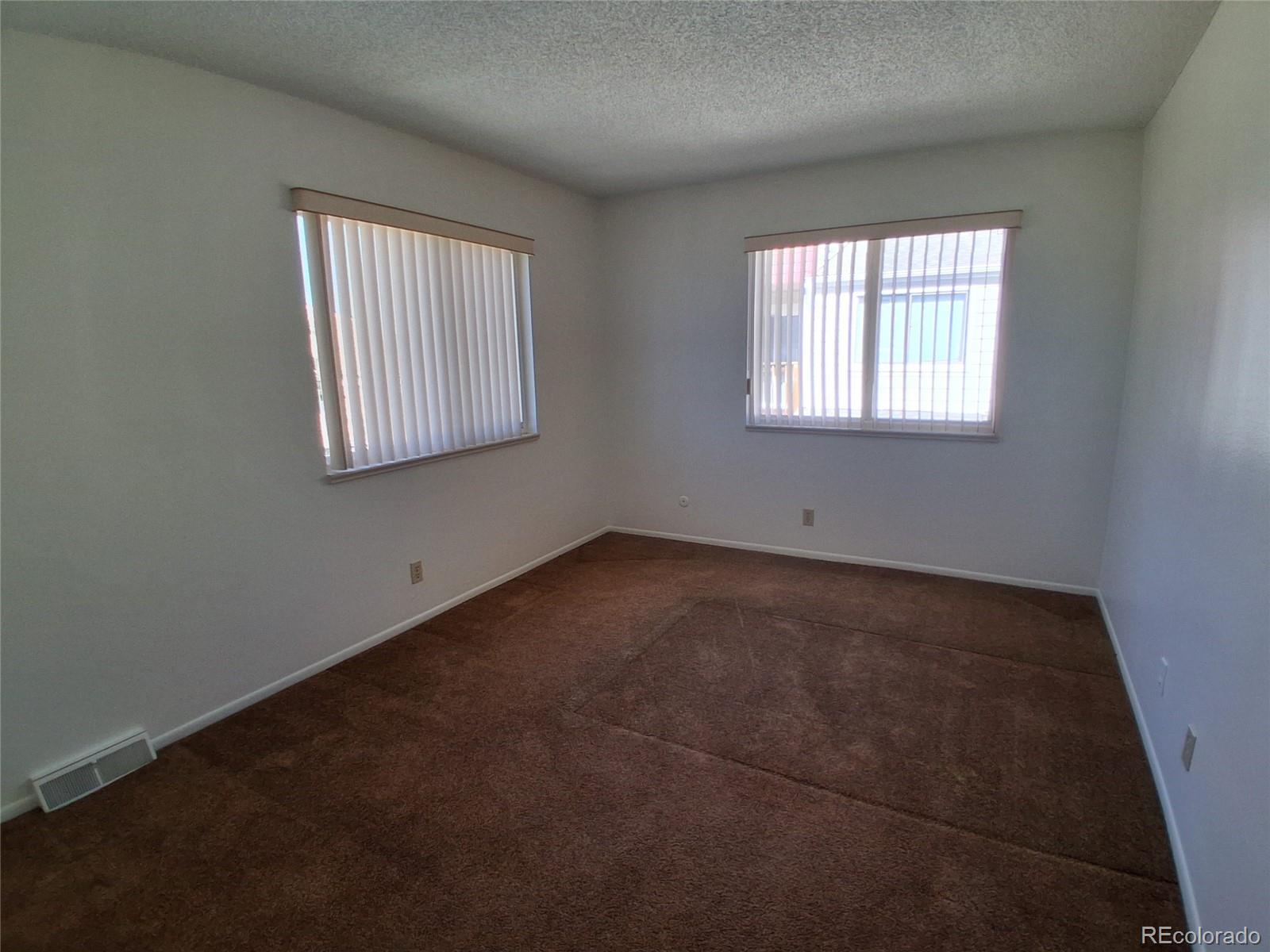 MLS Image #14 for 1135 s oneida street,denver, Colorado