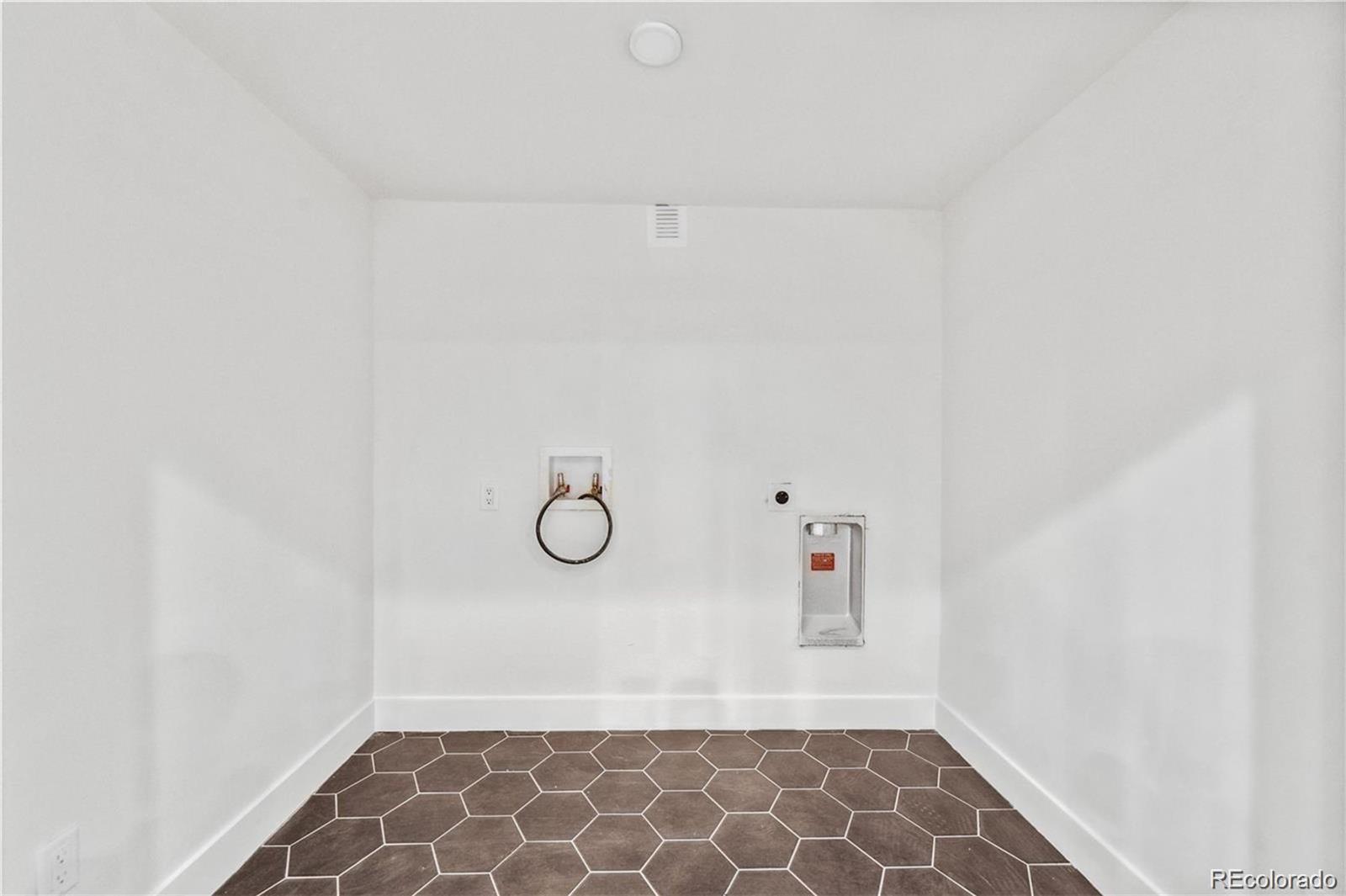 MLS Image #42 for 7079 s locust place,centennial, Colorado
