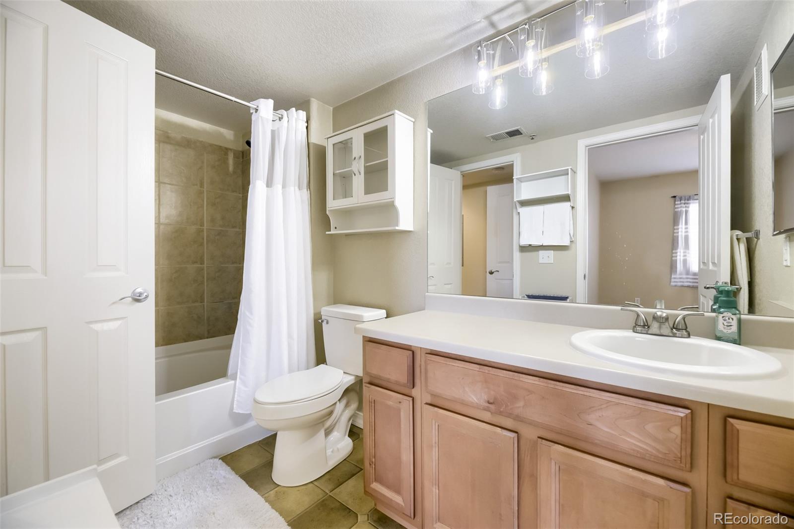 MLS Image #12 for 23510 e alamo place e,aurora, Colorado
