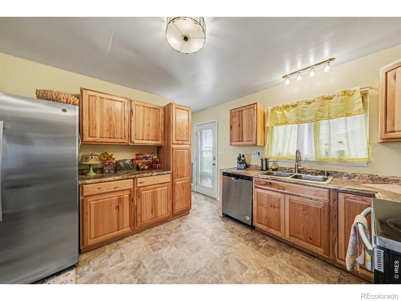 MLS Image #11 for 902  4th street,pierce, Colorado