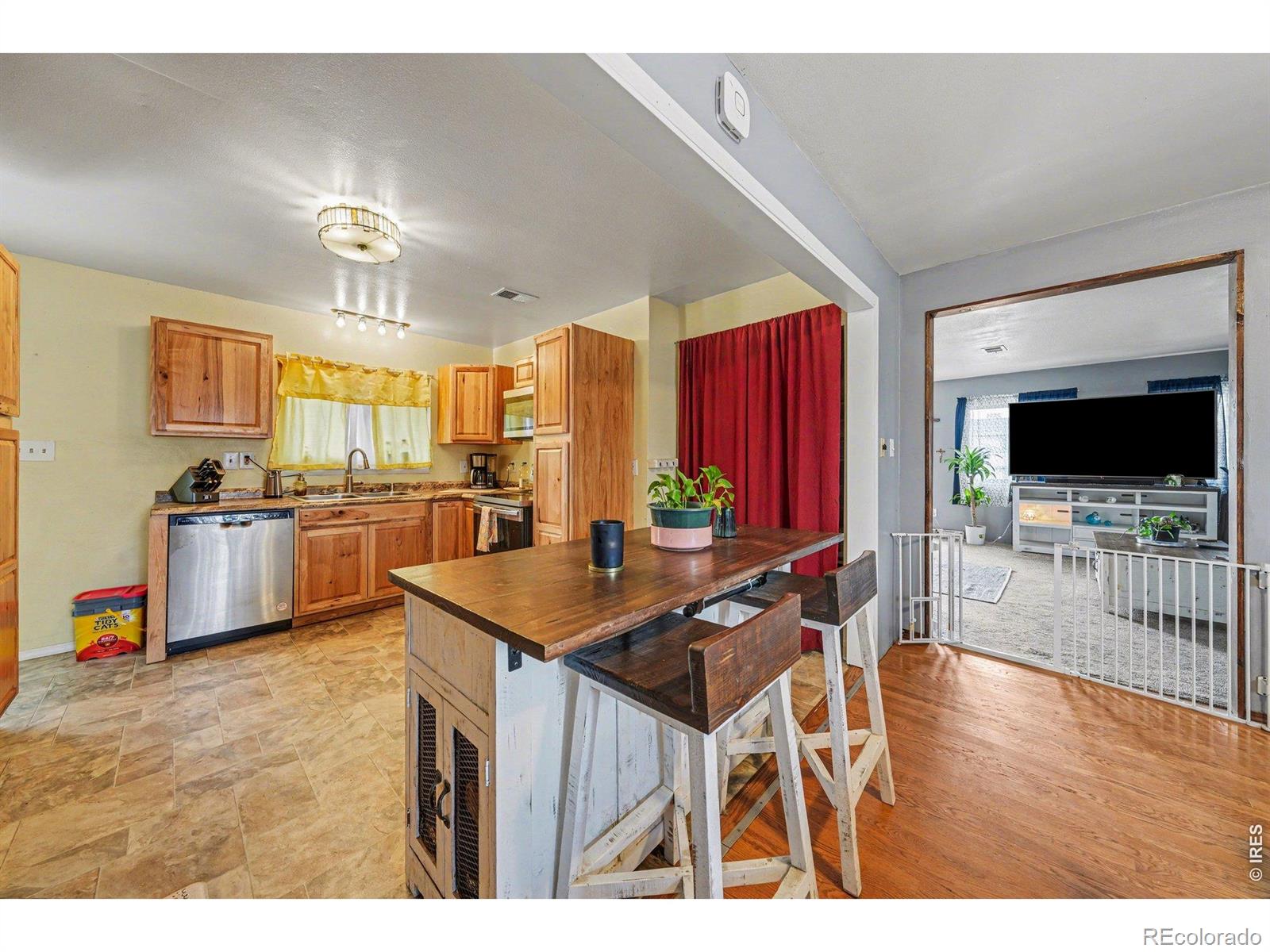 MLS Image #8 for 902  4th street,pierce, Colorado