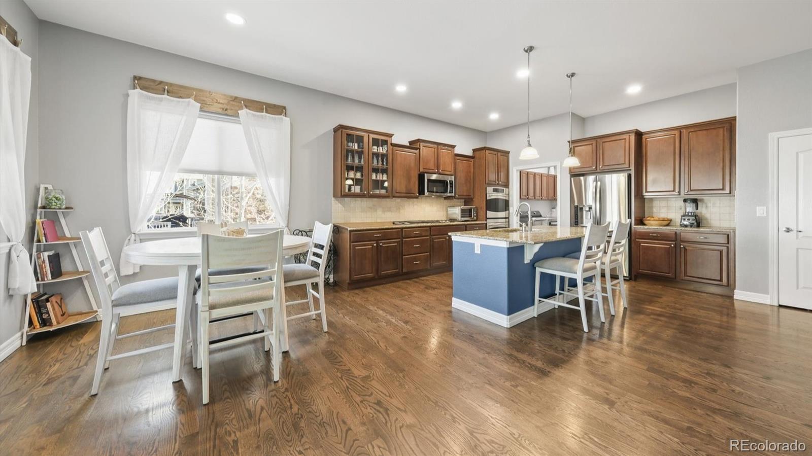 MLS Image #3 for 8169 s blackstone parkway,aurora, Colorado