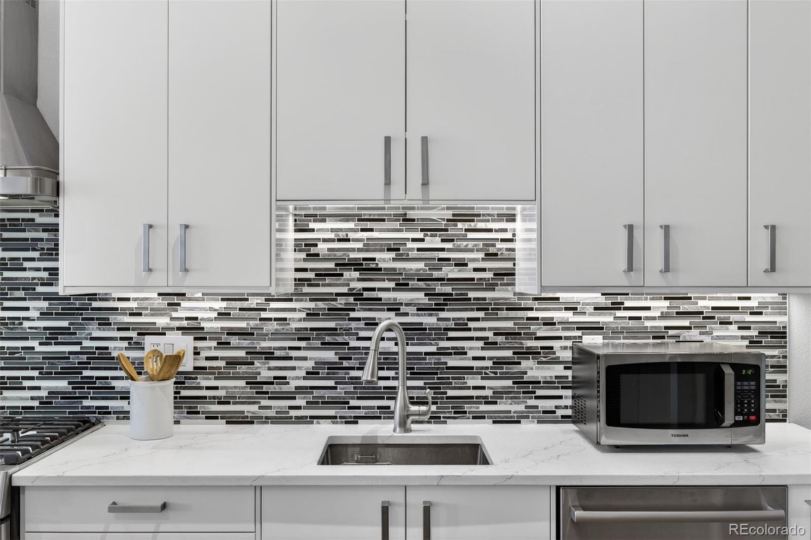 MLS Image #17 for 1441  central street 508,denver, Colorado