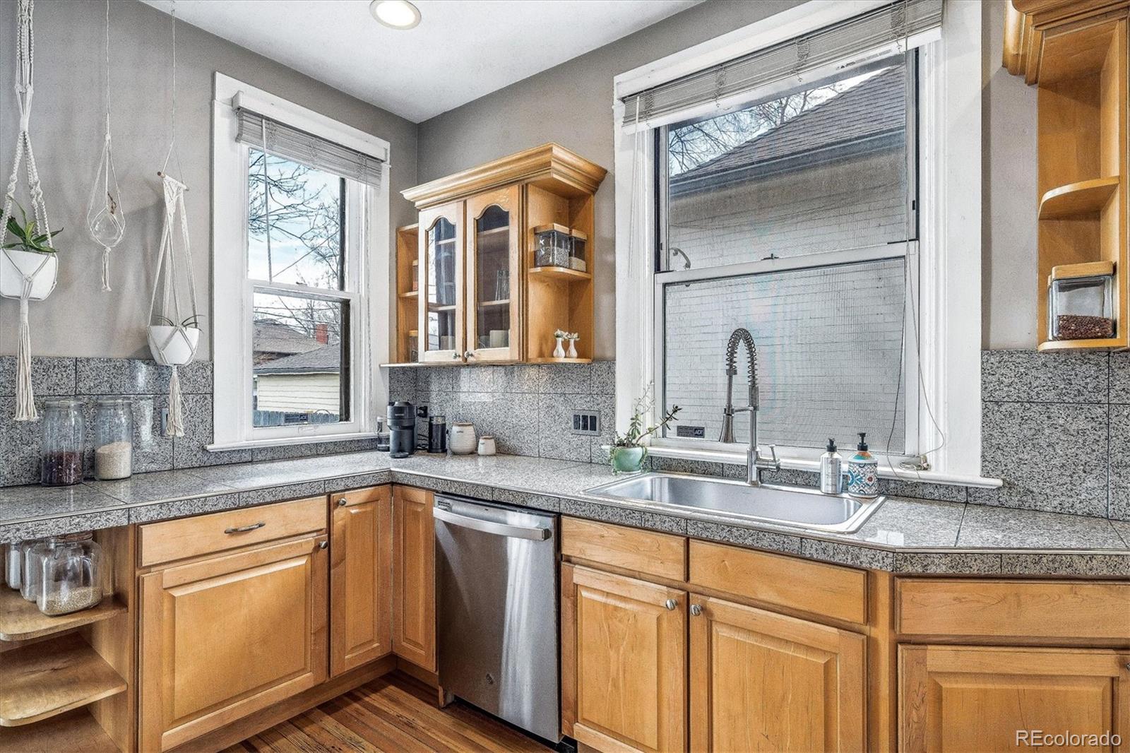 MLS Image #12 for 844 s washington street,denver, Colorado