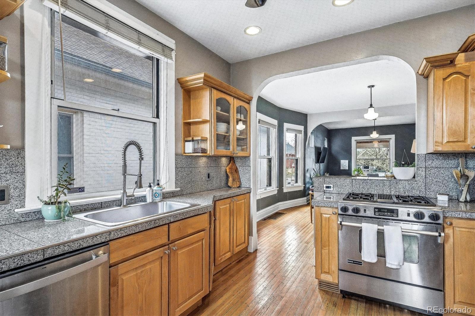 MLS Image #13 for 844 s washington street,denver, Colorado