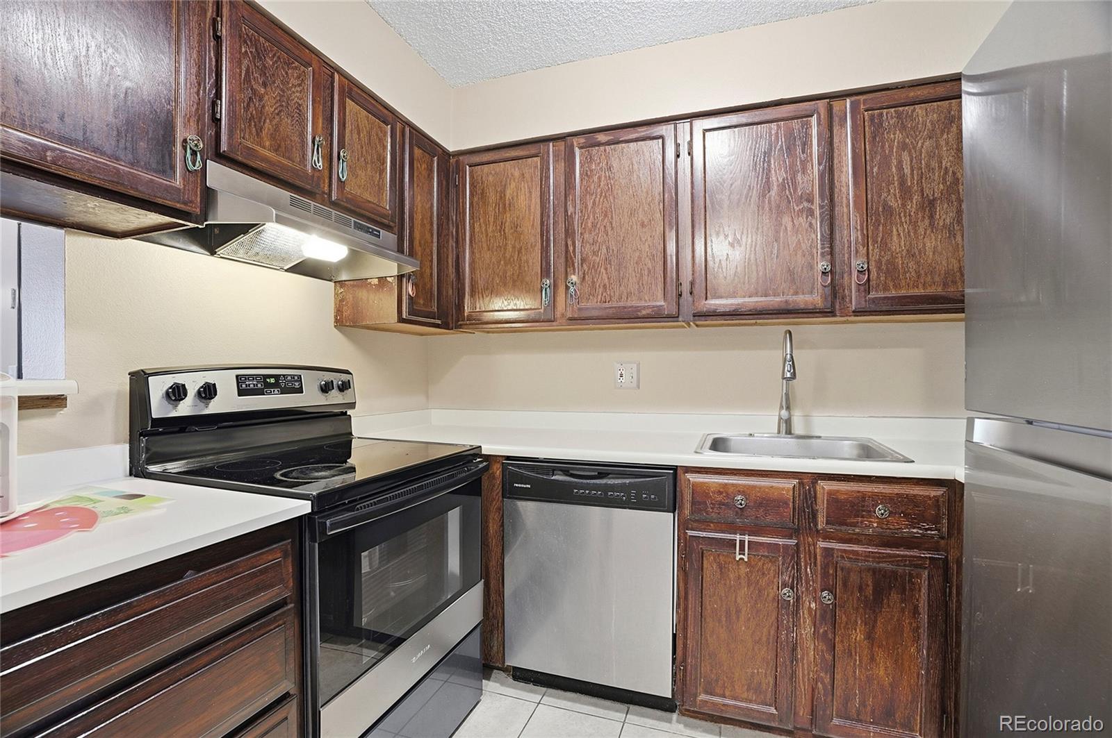 MLS Image #14 for 11983 e harvard avenue,aurora, Colorado
