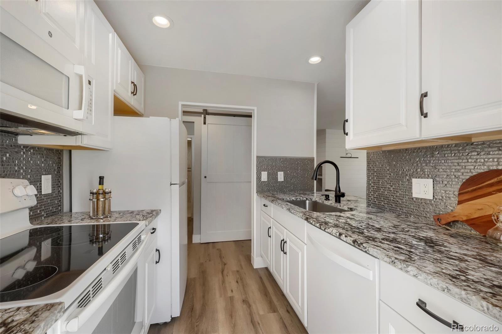 MLS Image #10 for 532  oakwood drive,castle rock, Colorado