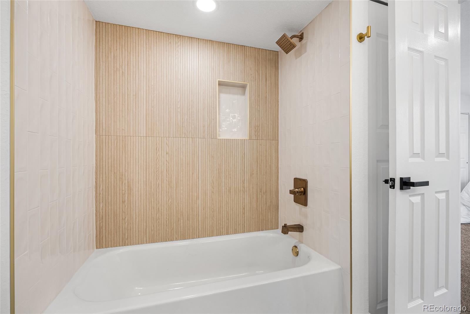 MLS Image #13 for 1060 s parker road,denver, Colorado