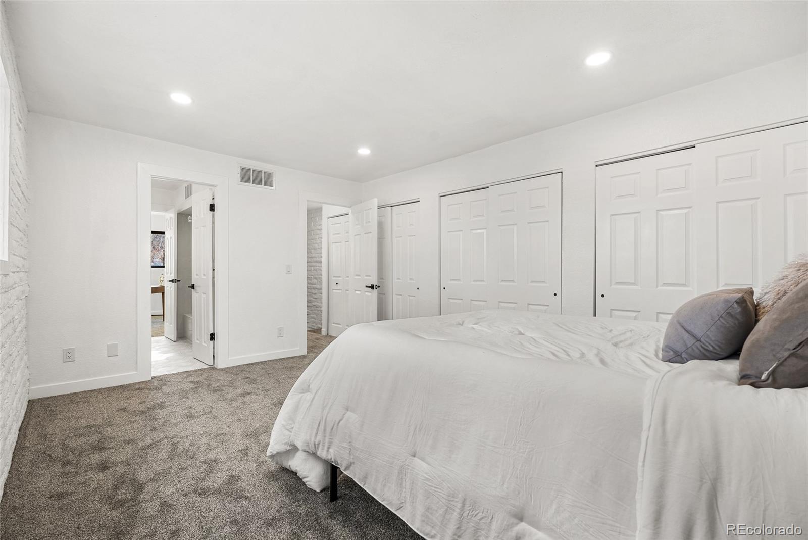 MLS Image #15 for 1060 s parker road,denver, Colorado