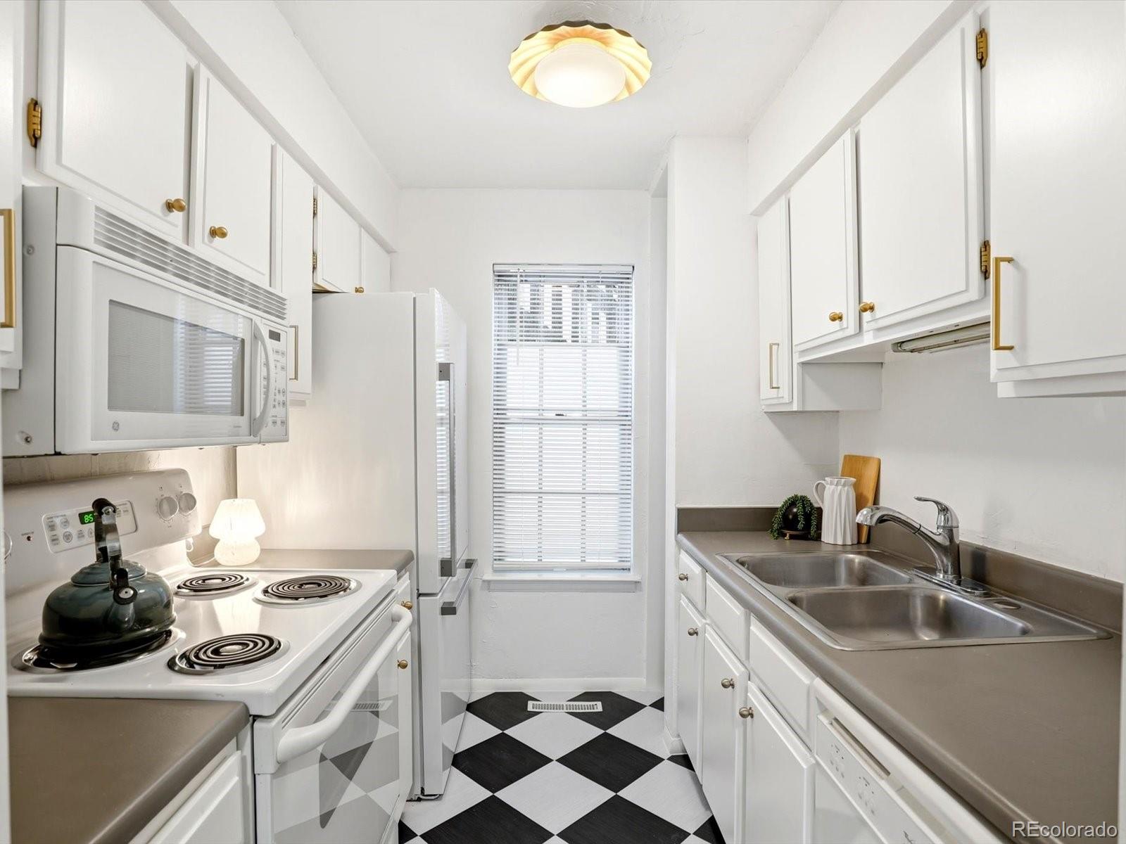 MLS Image #4 for 7105 s gaylord street,centennial, Colorado