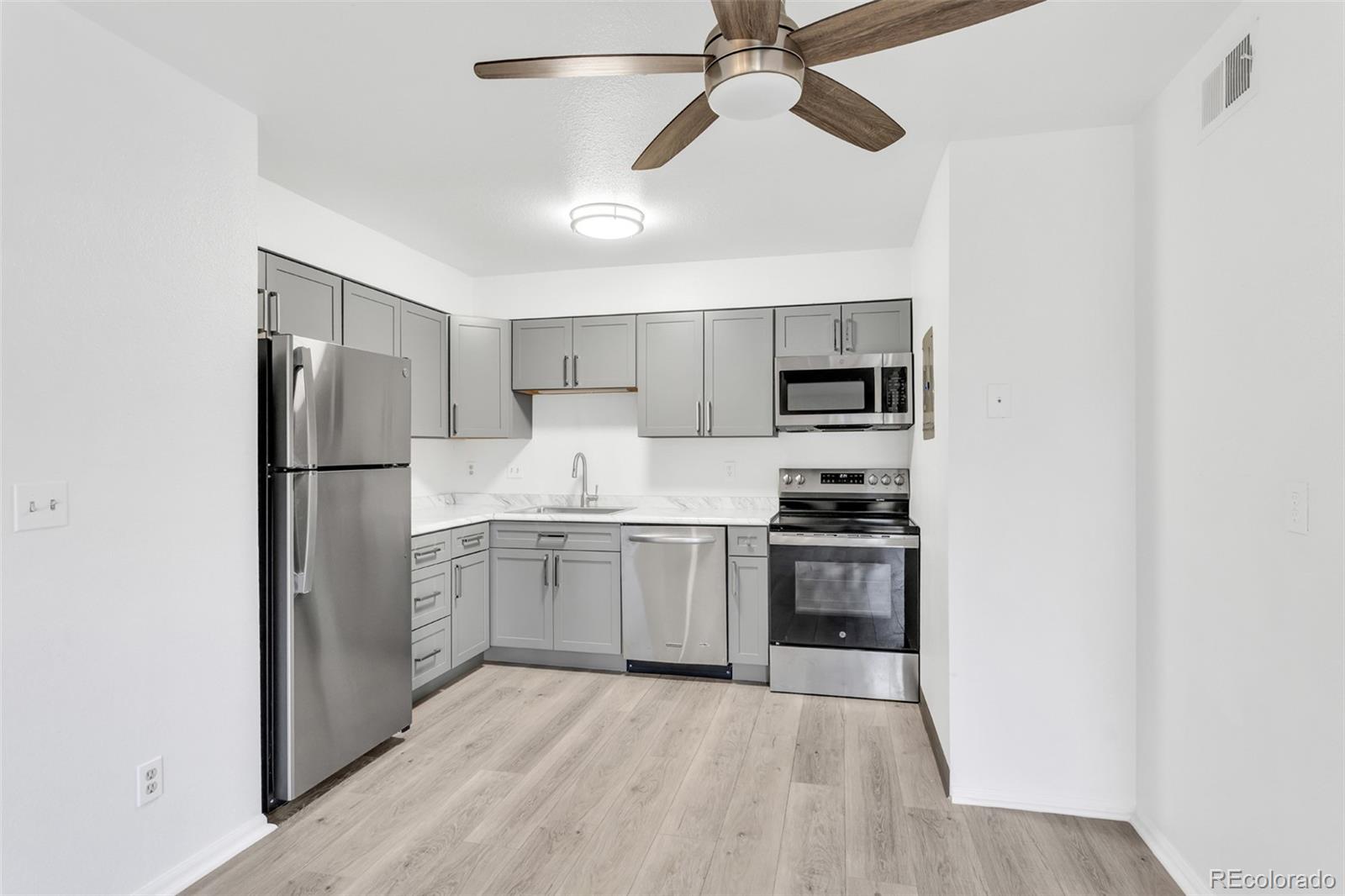 MLS Image #4 for 2575 s syracuse way j108,denver, Colorado