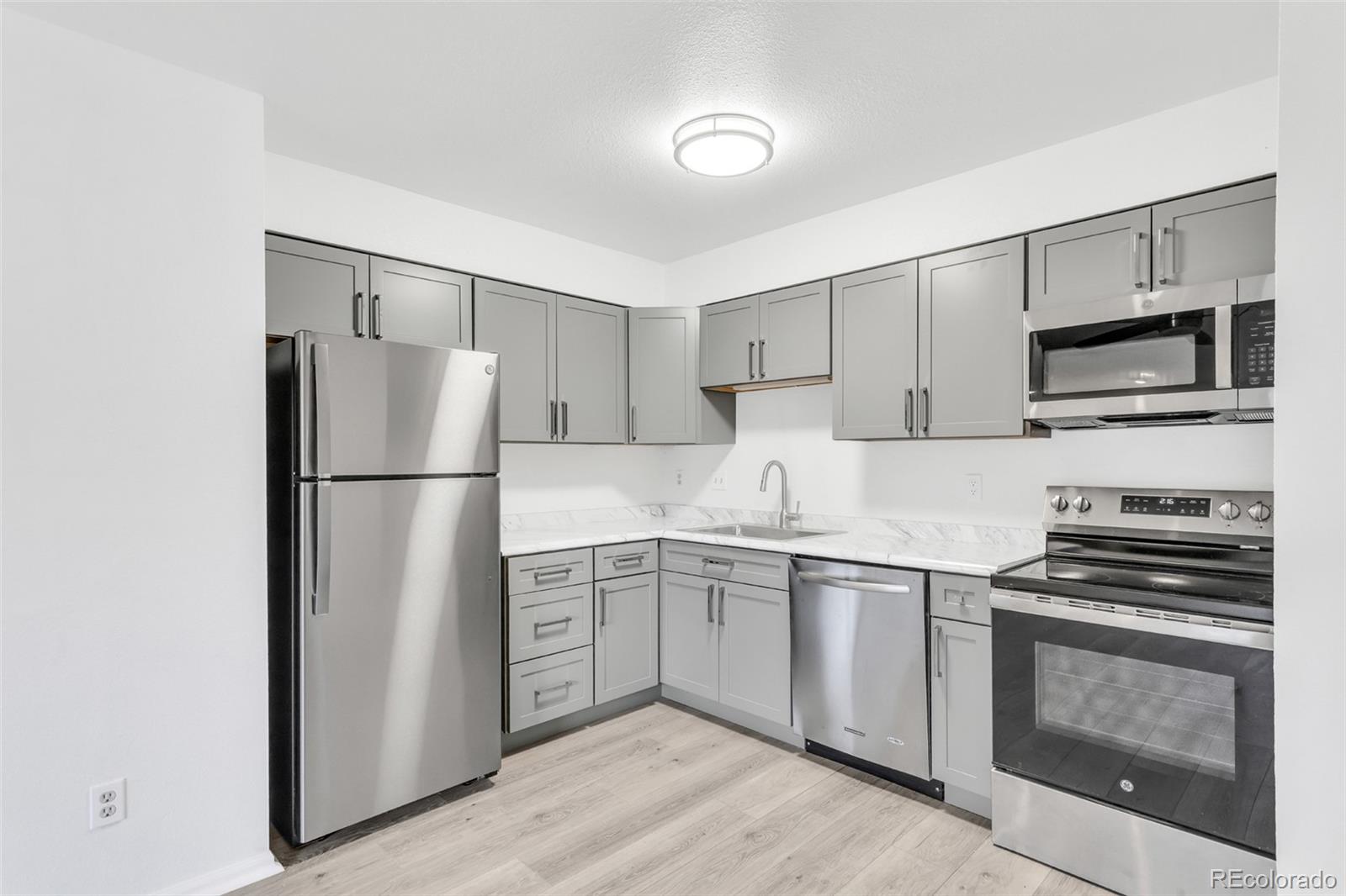 MLS Image #5 for 2575 s syracuse way j108,denver, Colorado