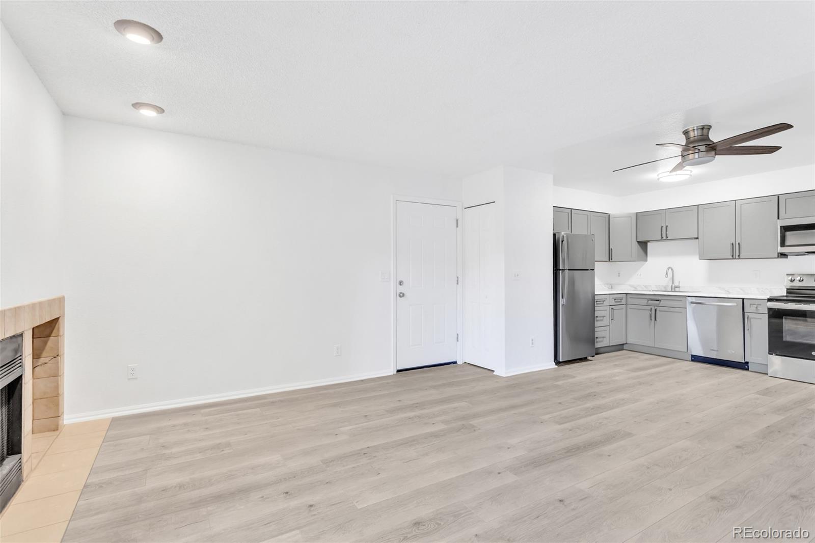 MLS Image #7 for 2575 s syracuse way j108,denver, Colorado