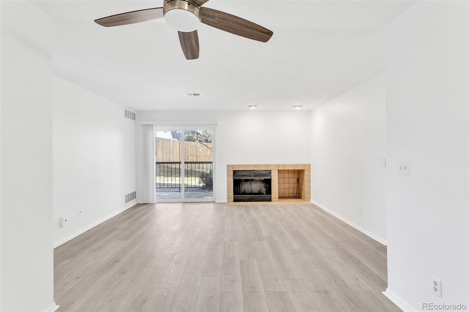 MLS Image #8 for 2575 s syracuse way j108,denver, Colorado