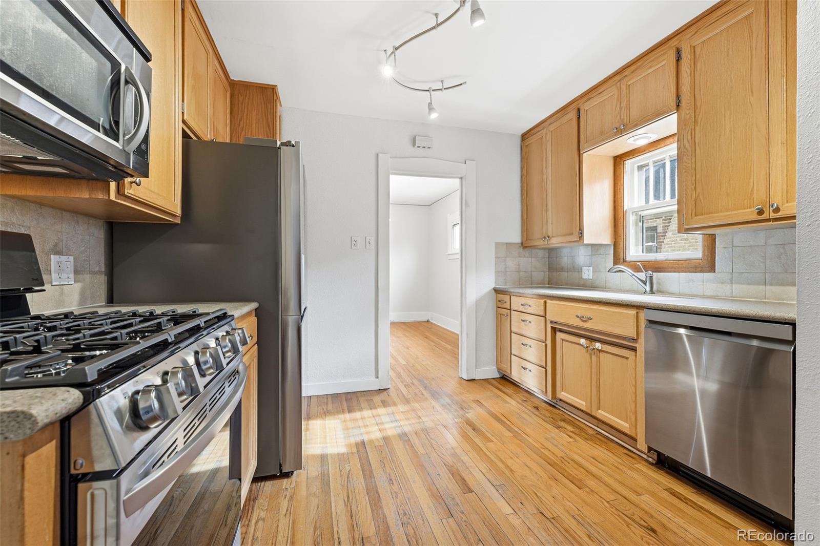 MLS Image #12 for 2549  holly street,denver, Colorado