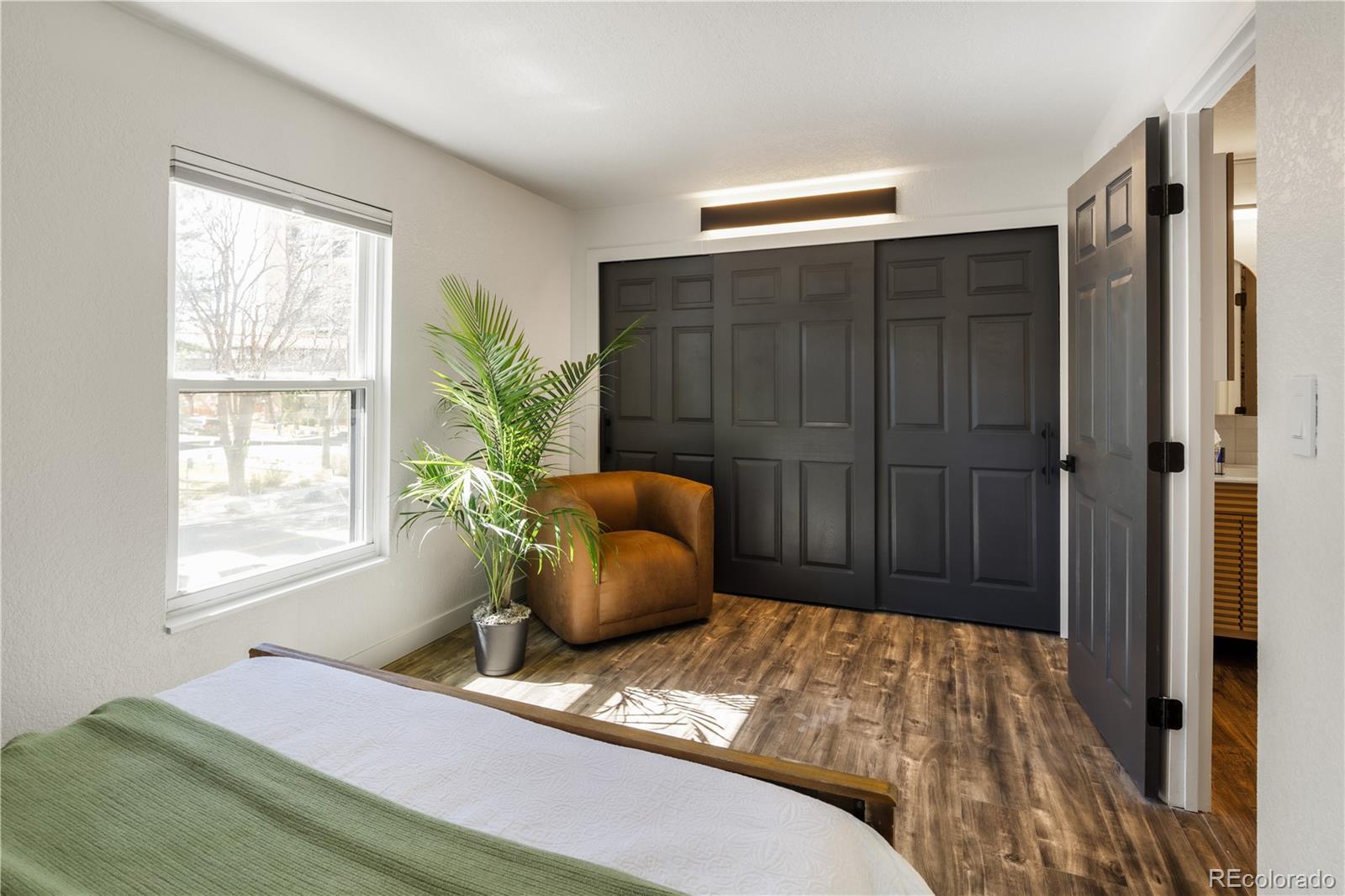 MLS Image #10 for 2  adams street 207,denver, Colorado