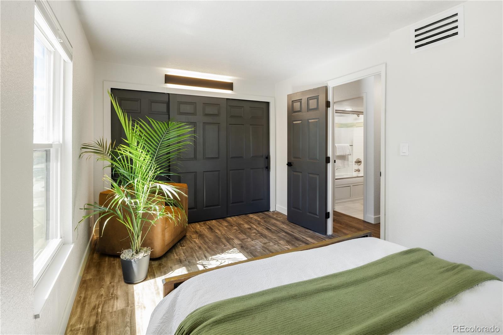 MLS Image #9 for 2  adams street 207,denver, Colorado