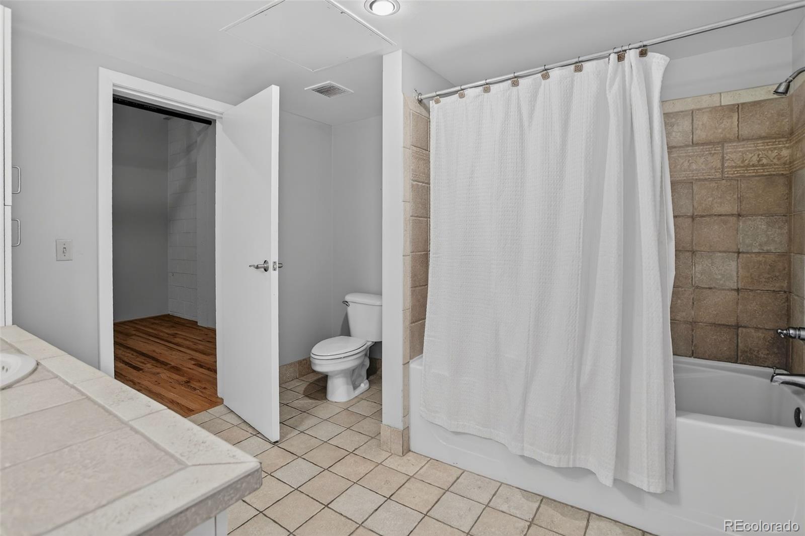 MLS Image #12 for 1800  lawrence street 207,denver, Colorado