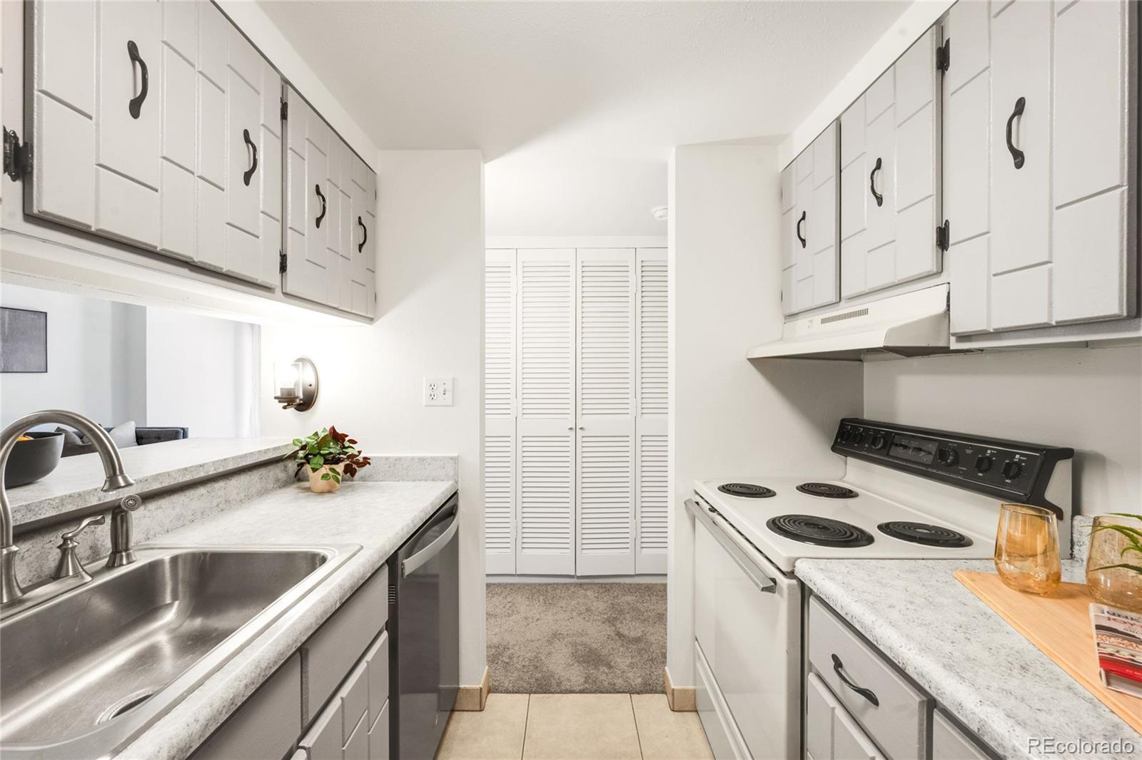MLS Image #14 for 1365  columbine street 103,denver, Colorado