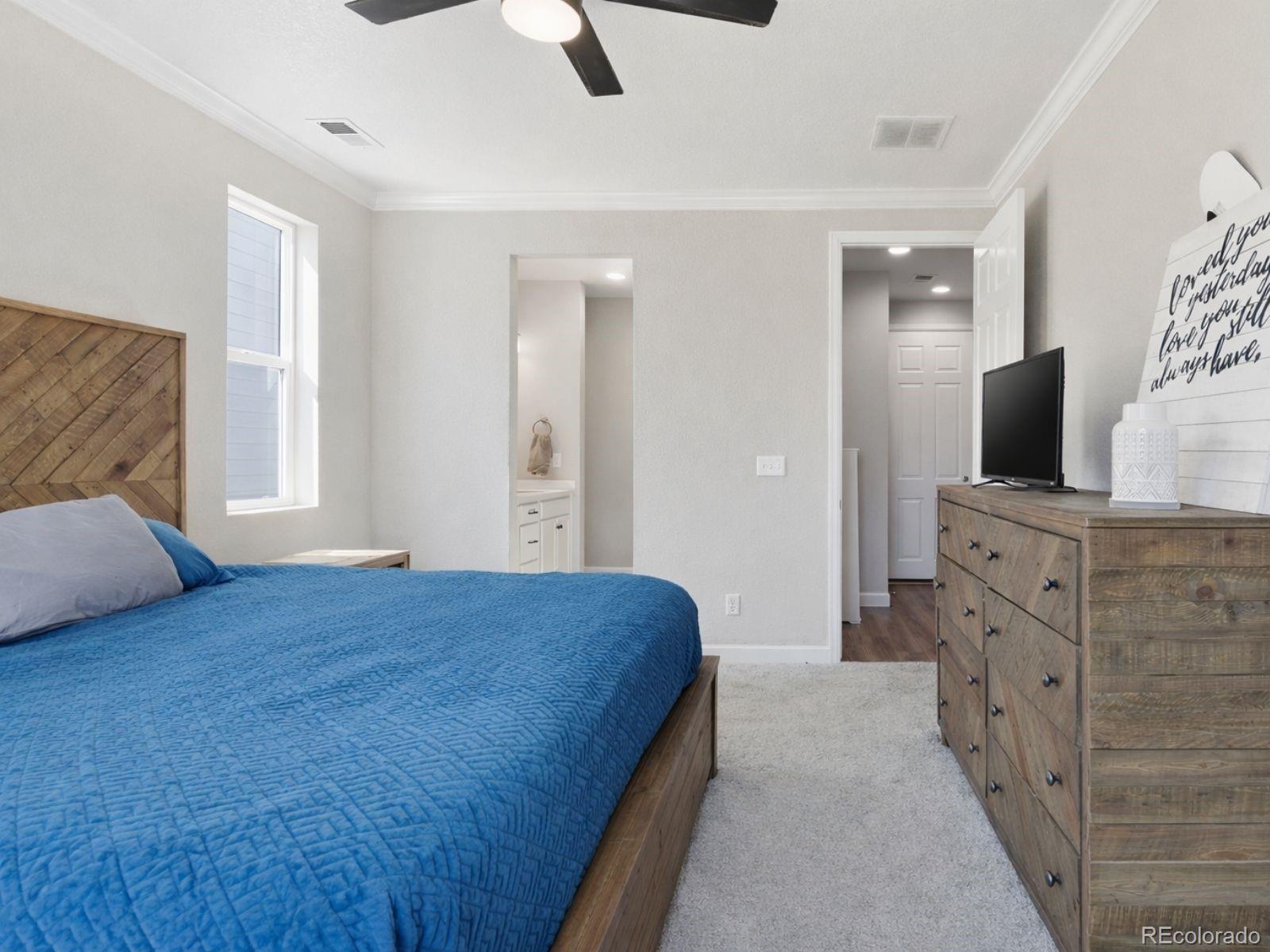 MLS Image #11 for 924 n waterloo street,aurora, Colorado