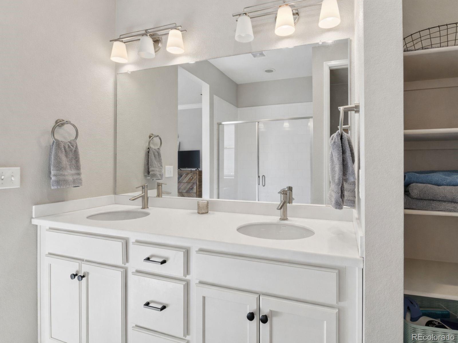 MLS Image #12 for 924 n waterloo street,aurora, Colorado