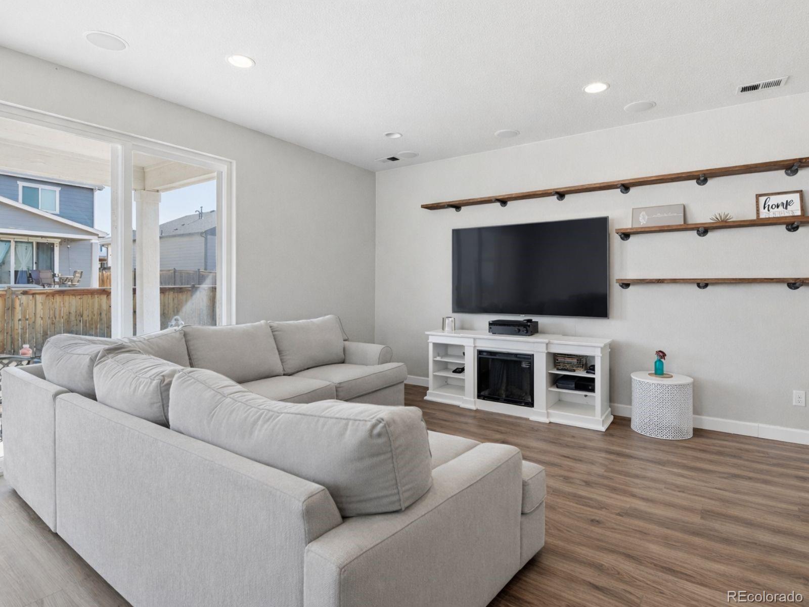 MLS Image #8 for 924 n waterloo street,aurora, Colorado