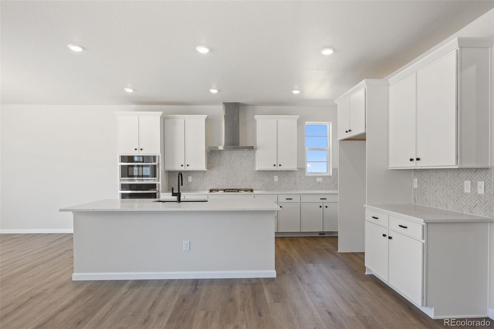 MLS Image #10 for 24376 e 35th drive,aurora, Colorado