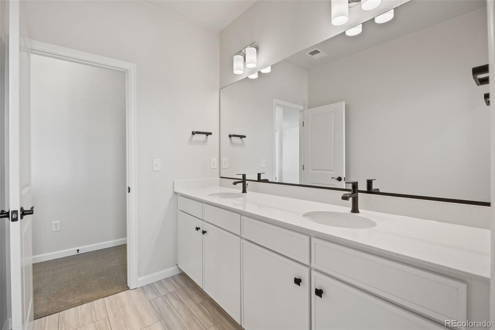 MLS Image #26 for 24376 e 35th drive,aurora, Colorado