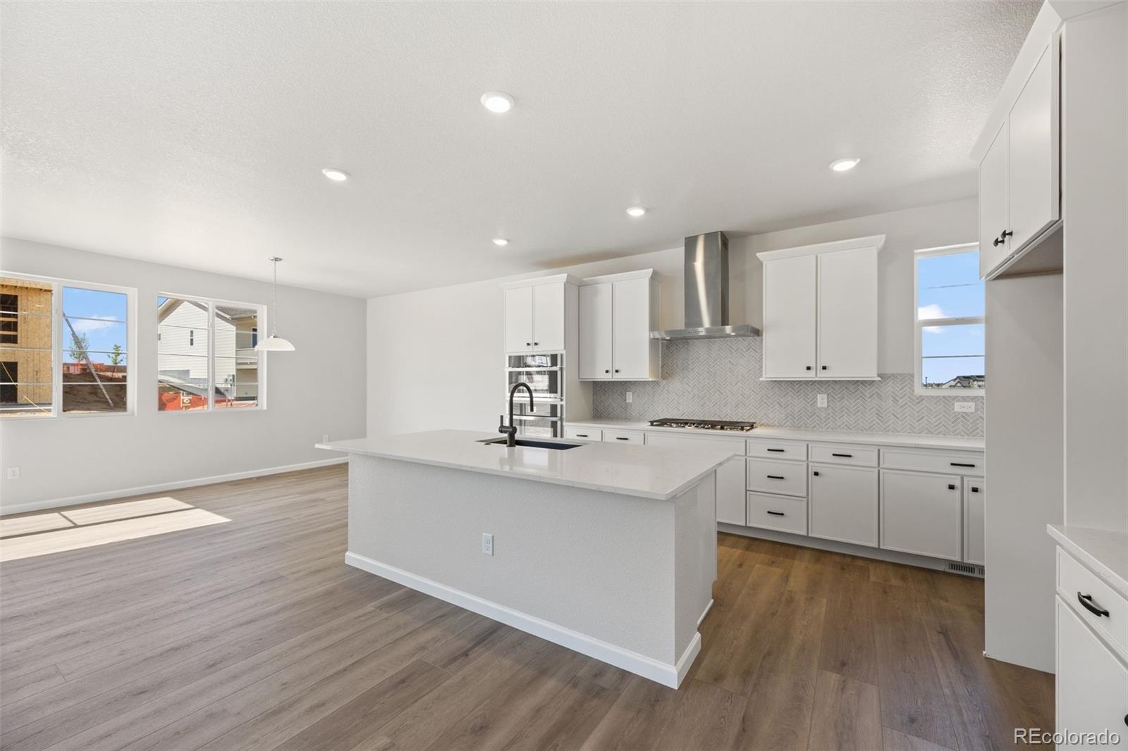 MLS Image #9 for 24376 e 35th drive,aurora, Colorado